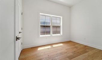 90 E 27TH St, Bayonne, NJ 07002