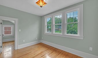 263 NE Oak Hill St, Abingdon, VA 24210