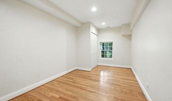 2134 S LOWELL St, Arlington, VA 22204