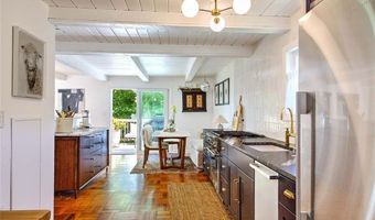 33 W Main Rd, Little Compton, RI 02837