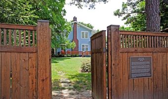901 McCollum Dr, Bentonville, AR 72712