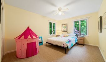 58 W Redding Rd, Danbury, CT 06810