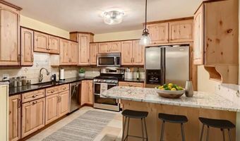 3260 Snelling Ave N, Arden Hills, MN 55112