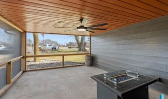 1409 S Splitrock Blvd, Brandon, SD 57005