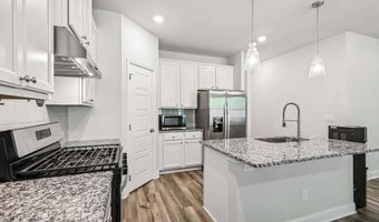 377 Station Overlook Dr, Auburn, GA 30011