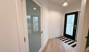 1002 Abby Rd, Alton, IA 51003