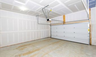 723 W Spaniel Dr, Ann Arbor, MI 48108