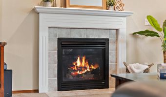 20794 WALNUT St NE, Aurora, OR 97002