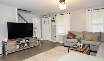 150 Hathaway Rd, Acushnet, MA 02743