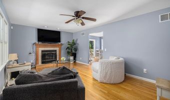 35 Provident Pl, Coventry, RI 02816