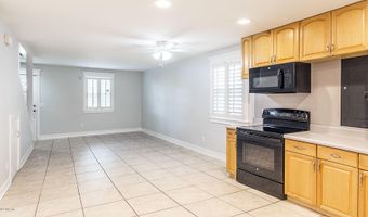 1396 MAIN St, Atlantic Beach, FL 32233