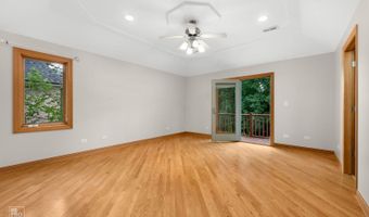 1017 E Red Oak St, Addison, IL 60101