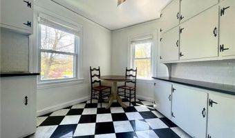45 Woodlawn Ave 3, Bristol, RI 02809