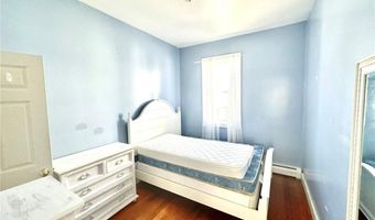693 Thames St 1, Newport, RI 02840