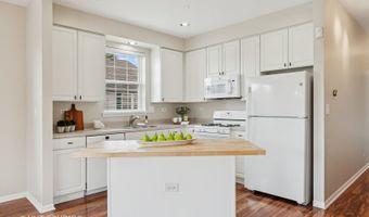66 N Palazzo Dr, Addison, IL 60101