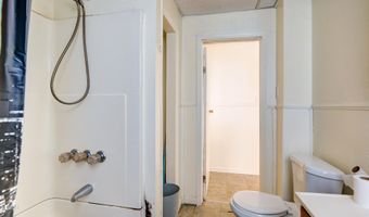 3 Young Ave, Amsterdam, NY 12010