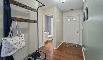 8320 Lake Tree Ln, Indianapolis, IN 46217