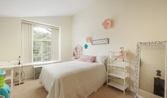 28 Spruce Ct, Bedminster, NJ 07921