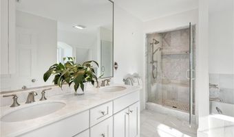 591 Ocean Ave, Newport, RI 02840