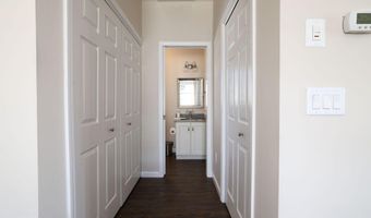 214 Iroquois Ave, Beach Haven, NJ 08008