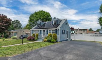 35 Pleasant View Dr, North Providence, RI 02904