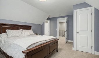 547 Roundtree Dr NE, Ada, MI 49301