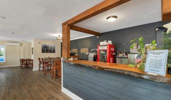 6 E Side Dr, Alton, NH 03810