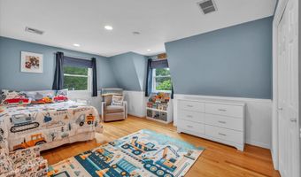 7 Beechwood Cir, Cromwell, CT 06416
