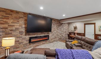 3002 Kernel Ln, Adel, IA 50003