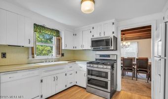 608 Berkeley Ave, Beachwood, NJ 08722