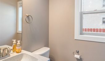 611 Court St, Adel, IA 50003