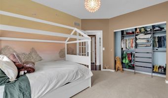 215 Cobblefield Ct, Ballwin, MO 63011