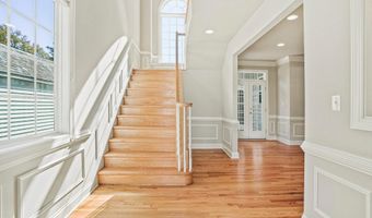 5604 HOOVER St, Bethesda, MD 20817