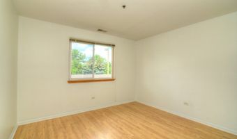 881 N Swift Rd 105, Addison, IL 60101