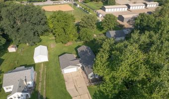 83 Rohr St, Arnolds Park, IA 51331