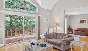 4 Hollyhock Knoll Ct 4, Bourne, MA 02532