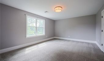 2 Bluemead Farm Ln, Barrington, RI 02806