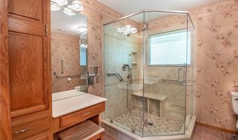 1341 Valley Dr, Akron, OH 44312