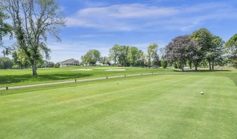 424 Emerald Dr, Arnolds Park, IA 51331