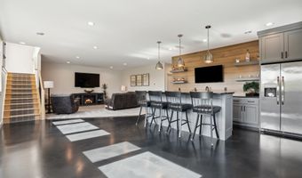 3047 SE Deer Run, Dyersville, IA 52040