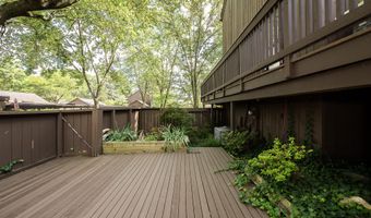 22 Haverhill Ct, Ann Arbor, MI 48105