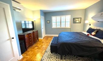 3327 MARTHA CUSTIS Dr 3327, Alexandria, VA 22302