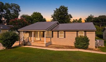 116 Saratoga St, Albertville, AL 35950
