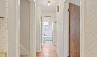 9535 Mackenzie Rd, Affton, MO 63123