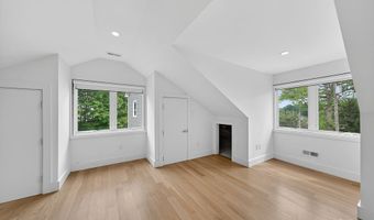34 Howard Ave, Branford, CT 06405