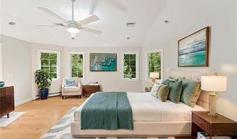 16 Hillside Rd, Cumberland, RI 02864