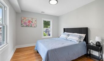 13 Carey St, Newport, RI 02840