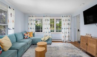 37 Concord Dr, Middletown, RI 02842