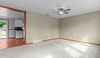 11 Red Robin Rd, Cranston, RI 02920