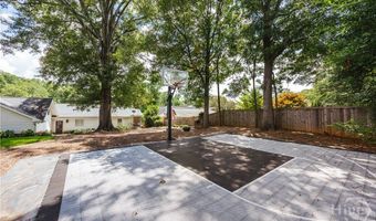 410 Milledge Cir, Athens, GA 30606